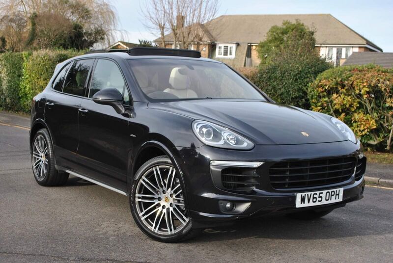 View PORSCHE CAYENNE 3.0 TD V6 TiptronicS 4WD Euro 6 (s/s) 5dr