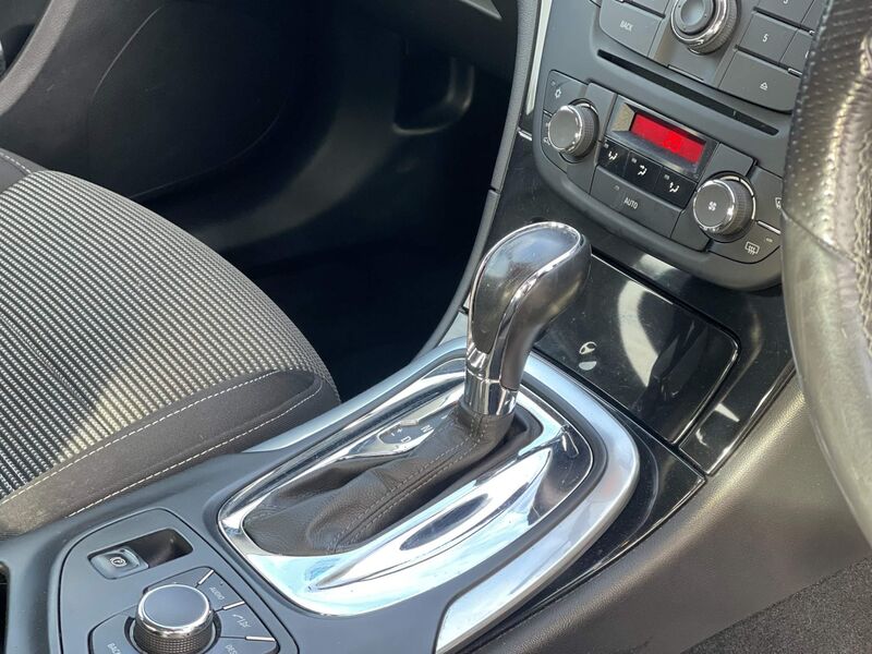 VAUXHALL INSIGNIA