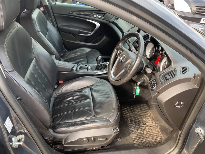 VAUXHALL INSIGNIA