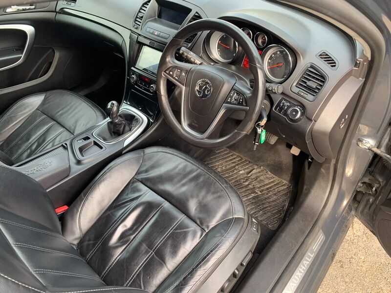 VAUXHALL INSIGNIA