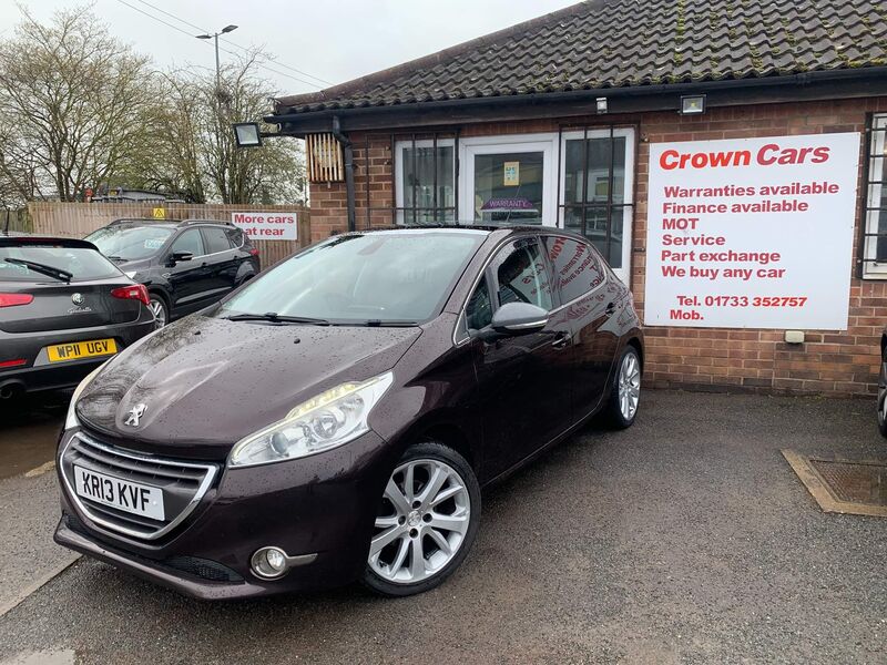 View PEUGEOT 208 1.6 e-HDi Feline Euro 5 (s/s) 5dr (Nav)