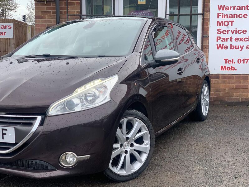 View PEUGEOT 208 1.6 e-HDi Feline Euro 5 (s/s) 5dr (Nav)