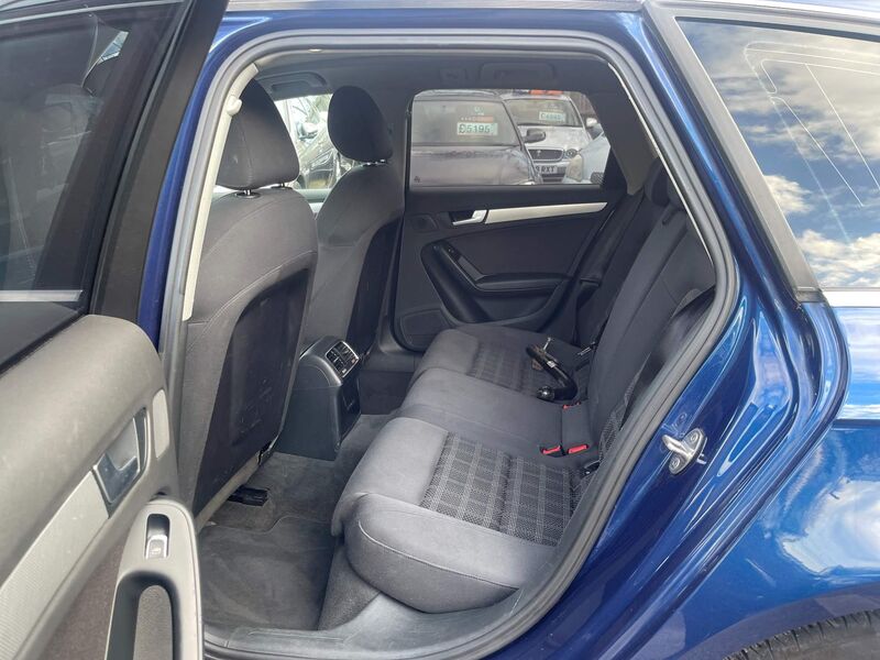 AUDI A4 AVANT