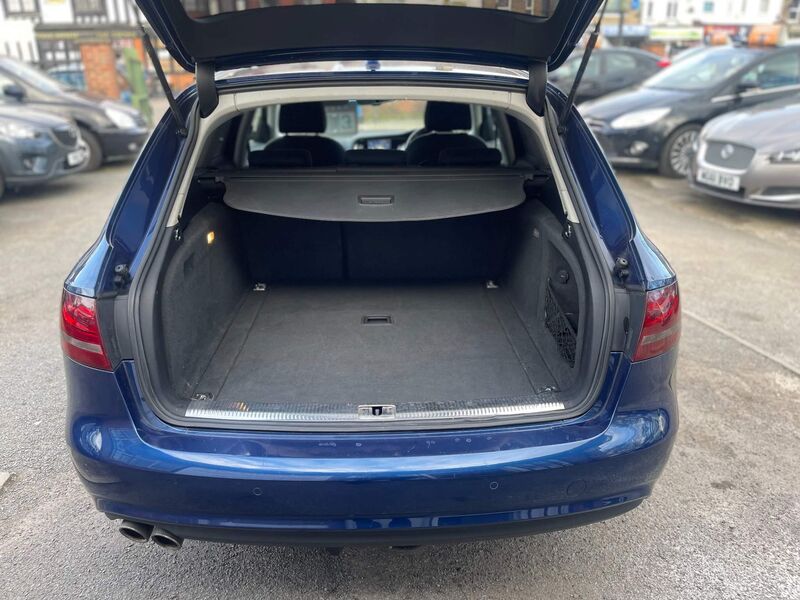 AUDI A4 AVANT