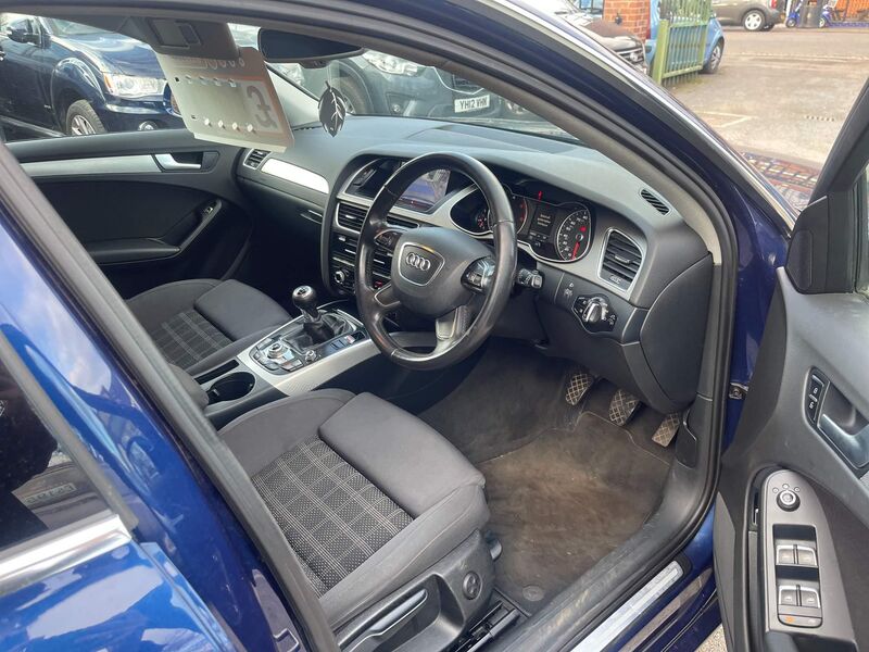 AUDI A4 AVANT