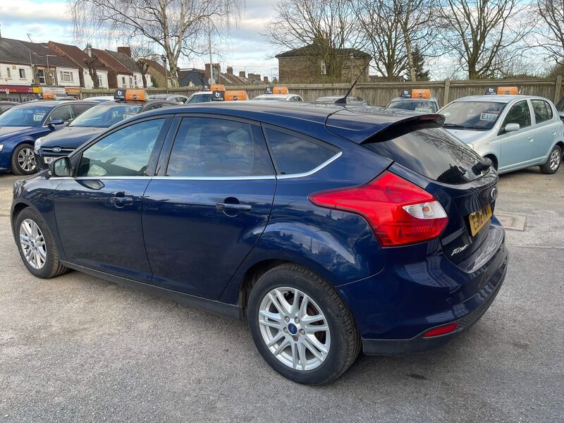 FORD FOCUS