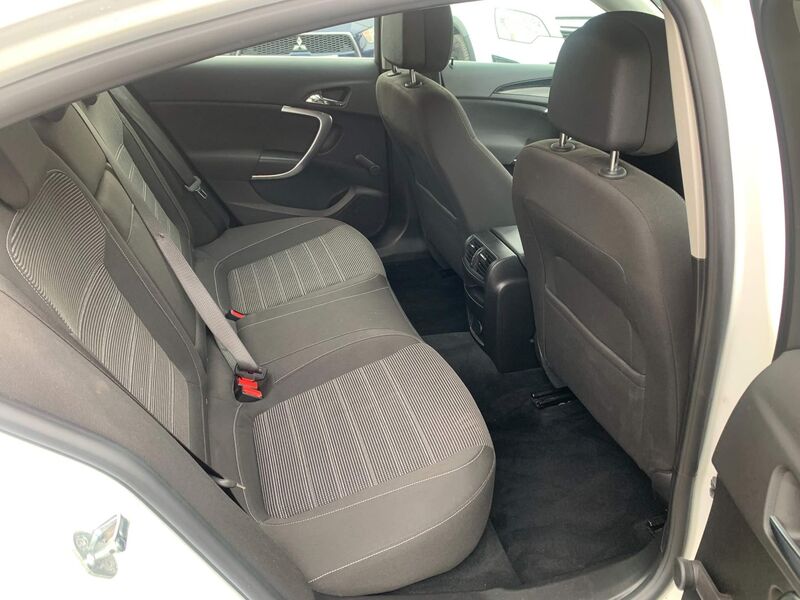 VAUXHALL INSIGNIA