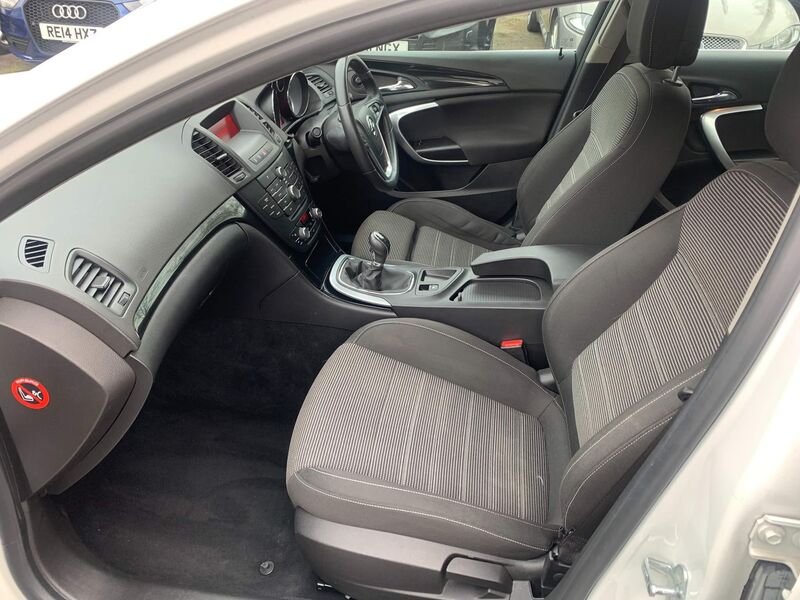 VAUXHALL INSIGNIA