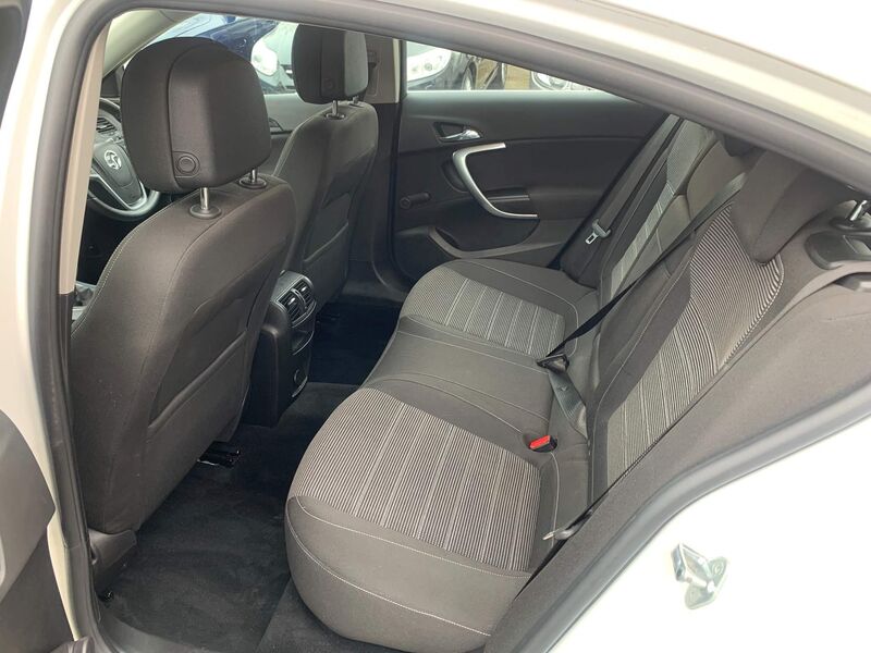 VAUXHALL INSIGNIA