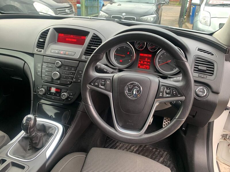VAUXHALL INSIGNIA
