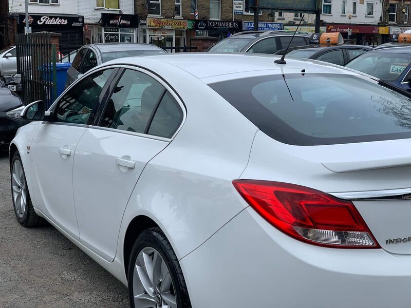 VAUXHALL INSIGNIA