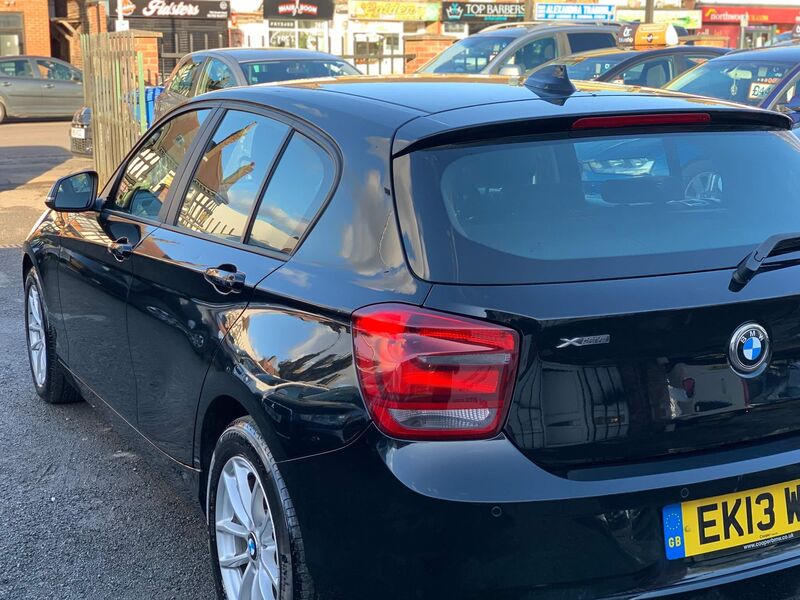 BMW 1 SERIES