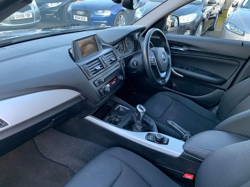 BMW 1 SERIES
