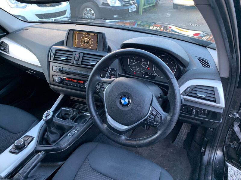 BMW 1 SERIES