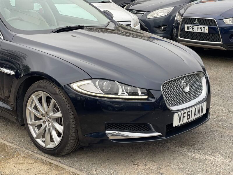 JAGUAR XF