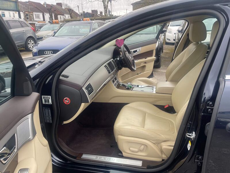JAGUAR XF