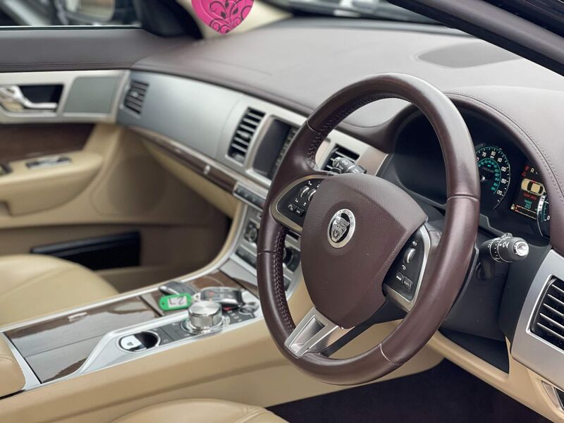 JAGUAR XF