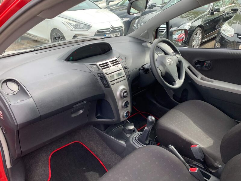 TOYOTA YARIS