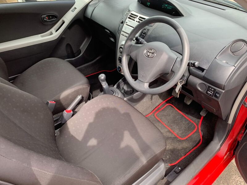 TOYOTA YARIS