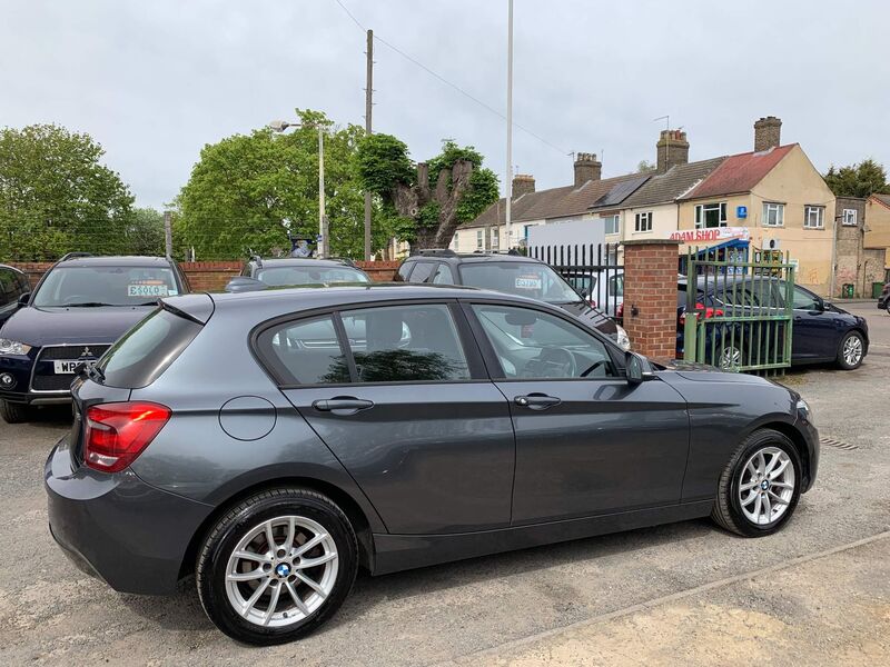 BMW 1 SERIES