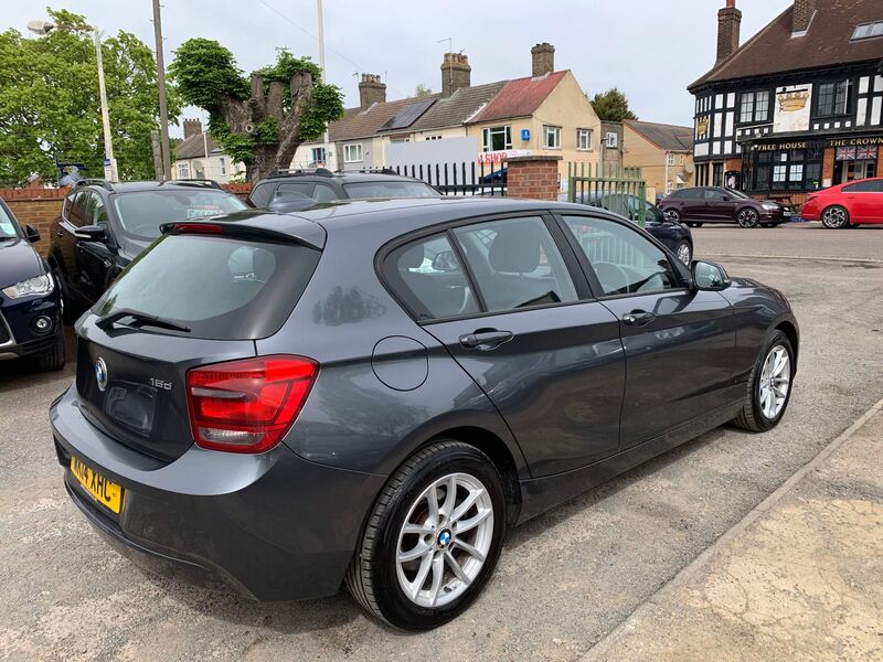 BMW 1 SERIES