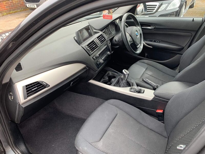 BMW 1 SERIES