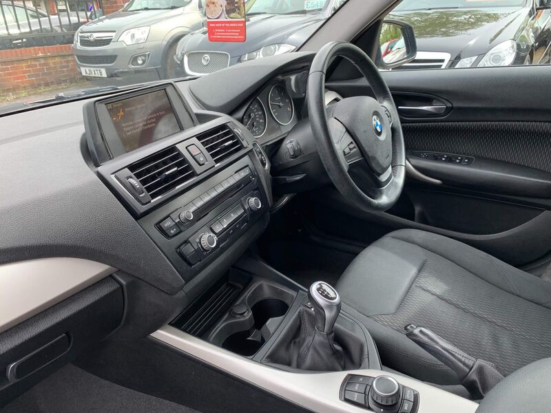 BMW 1 SERIES