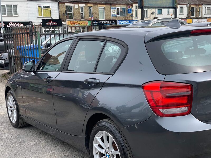 BMW 1 SERIES