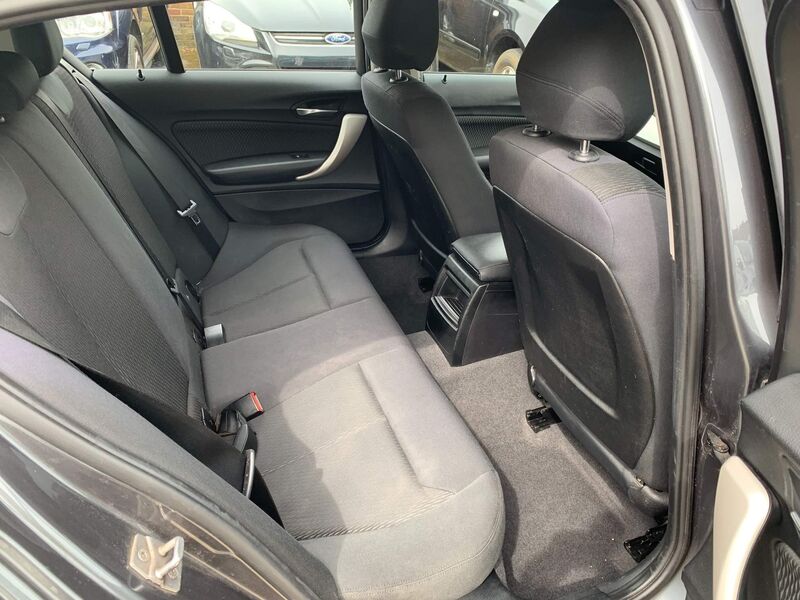 BMW 1 SERIES
