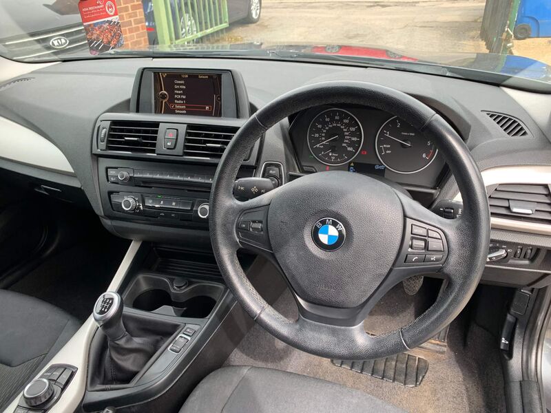 BMW 1 SERIES
