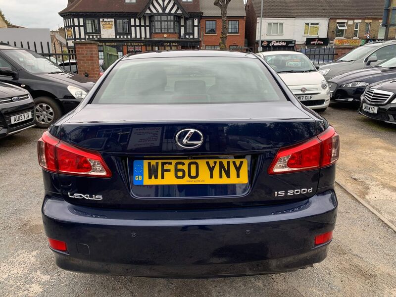 LEXUS IS