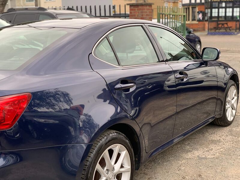LEXUS IS