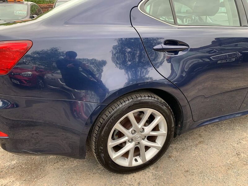 LEXUS IS