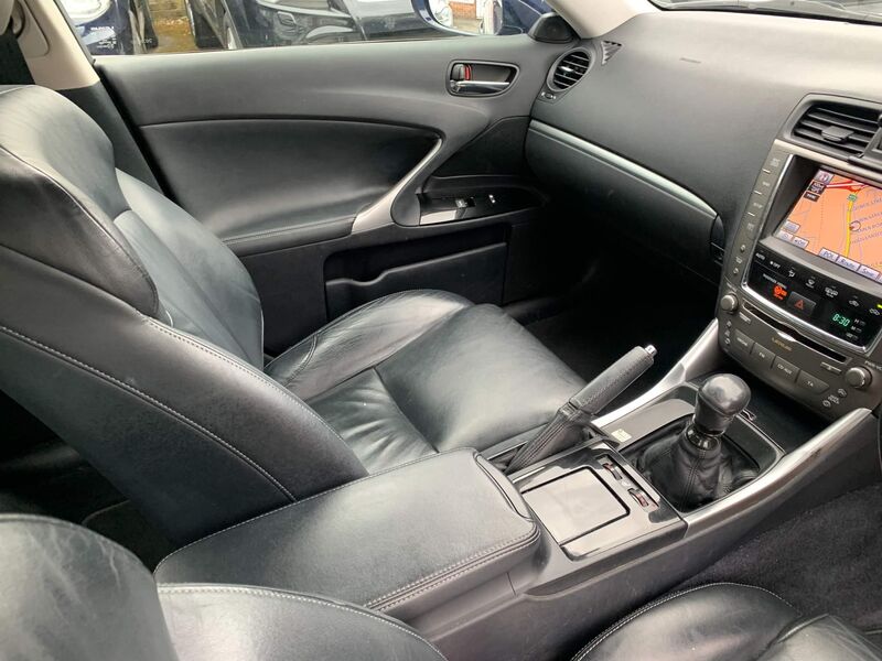 LEXUS IS