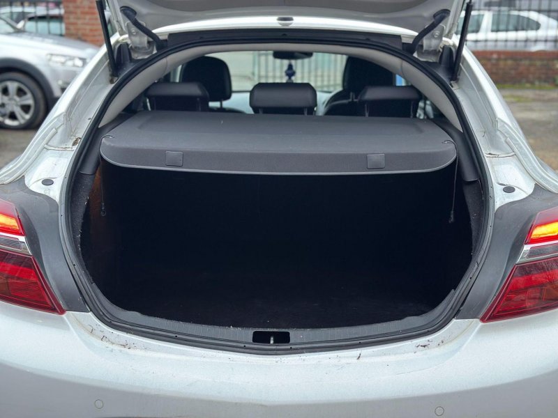 VAUXHALL INSIGNIA