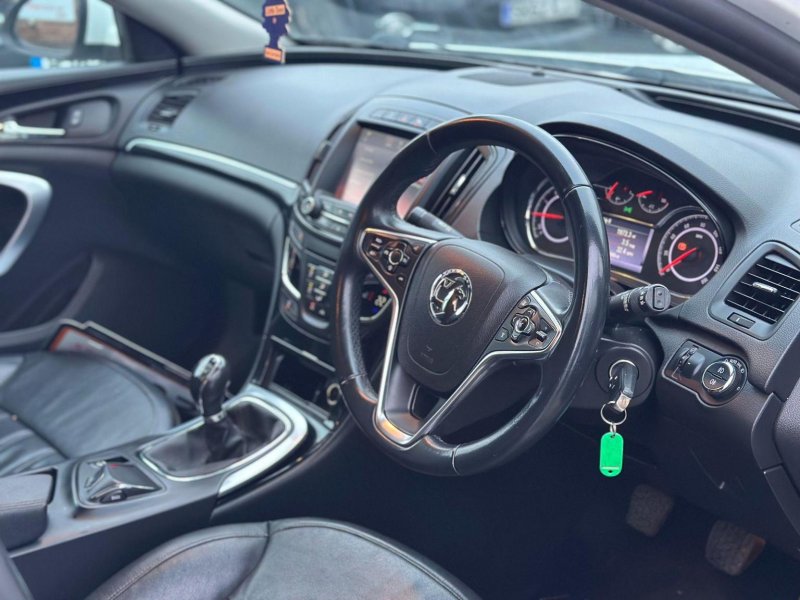VAUXHALL INSIGNIA
