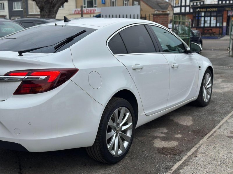 VAUXHALL INSIGNIA
