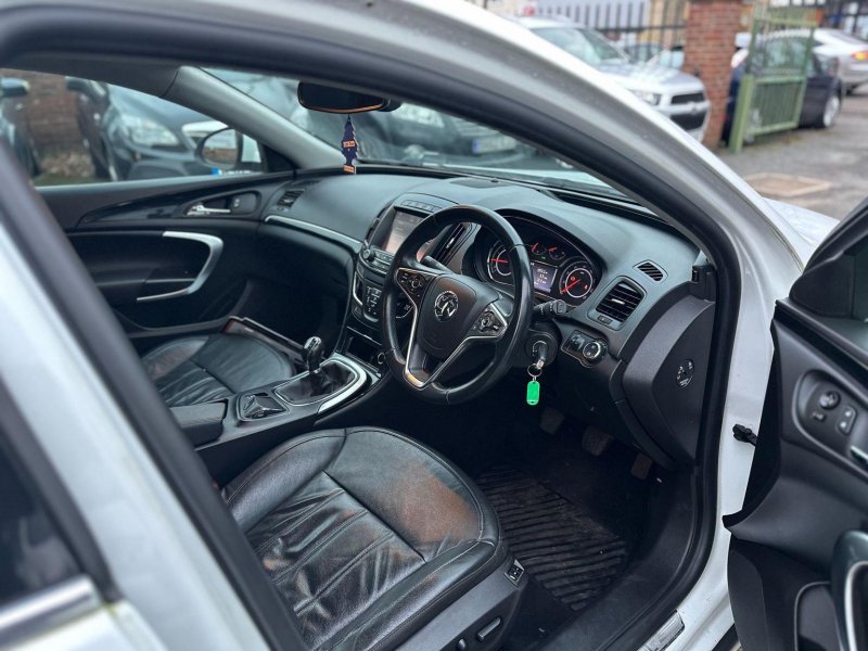 VAUXHALL INSIGNIA