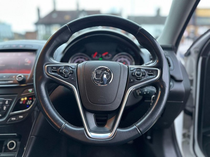 VAUXHALL INSIGNIA