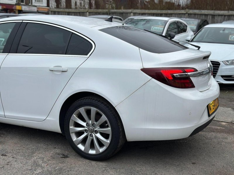 VAUXHALL INSIGNIA