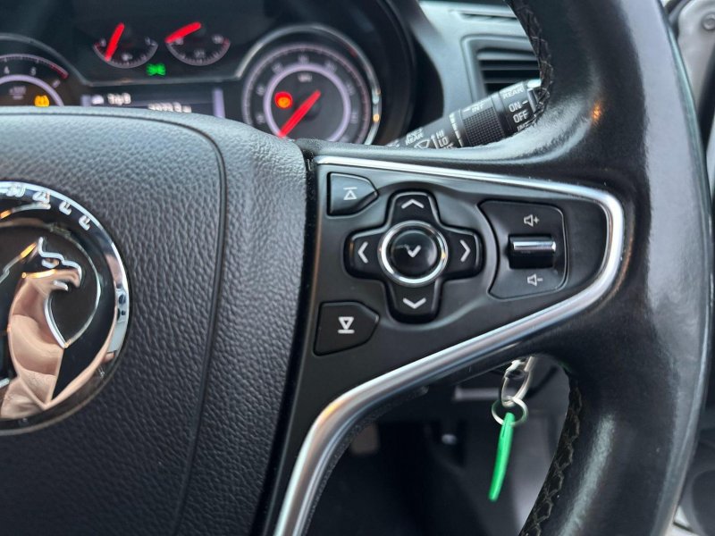 VAUXHALL INSIGNIA