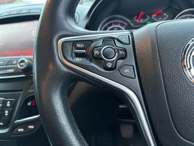VAUXHALL INSIGNIA