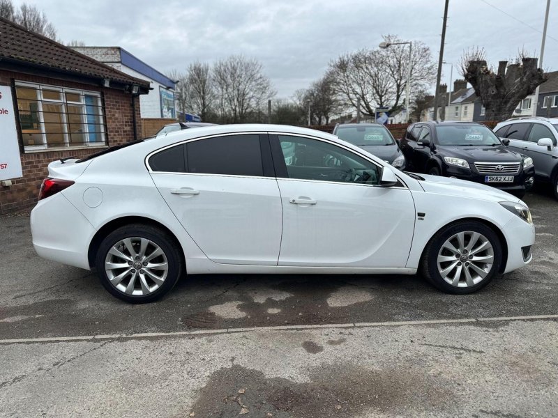 VAUXHALL INSIGNIA