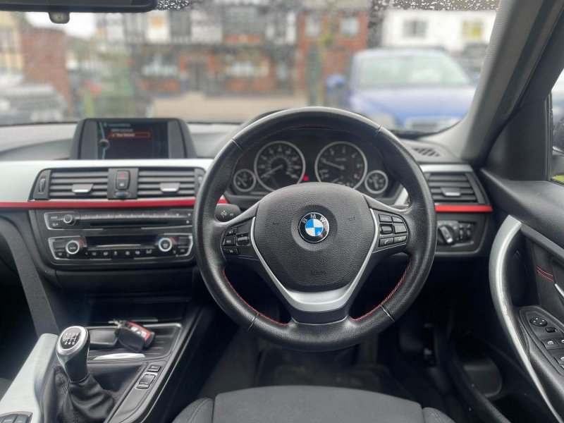 BMW 3 SERIES