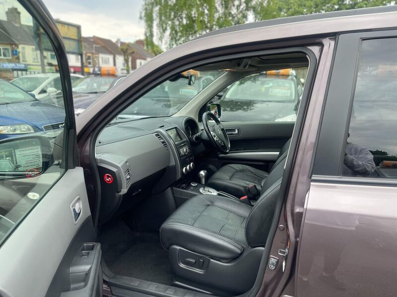 NISSAN X-TRAIL