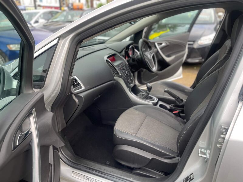 VAUXHALL ASTRA