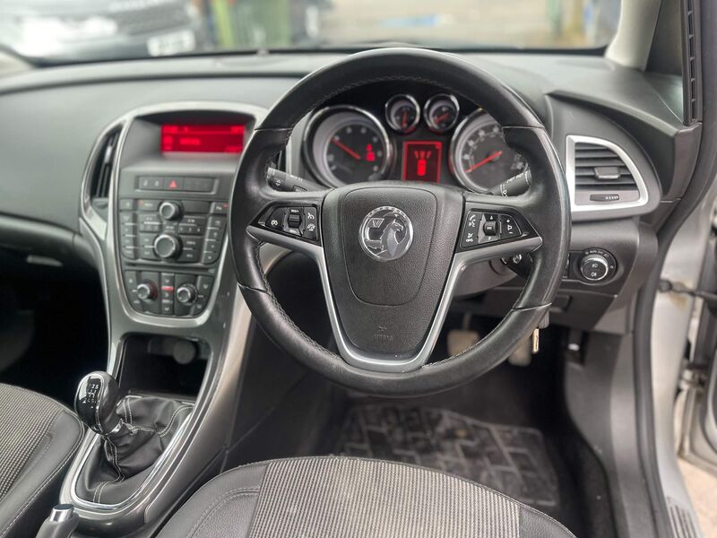 VAUXHALL ASTRA