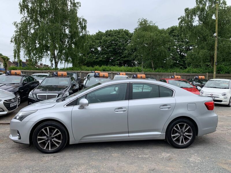 TOYOTA AVENSIS
