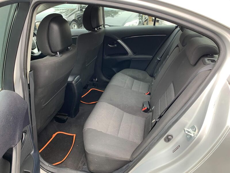 TOYOTA AVENSIS