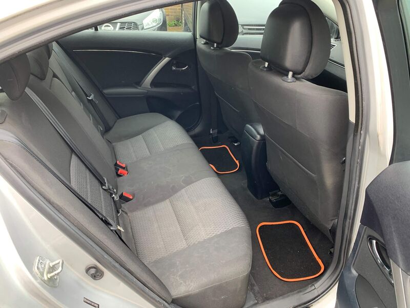 TOYOTA AVENSIS